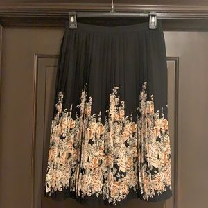 NWT - pleated black skirt w/ neutral floral detail